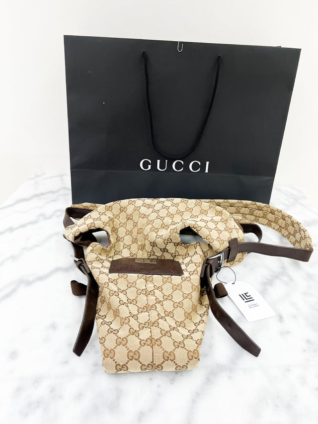 Canguru Gucci GG Monograma