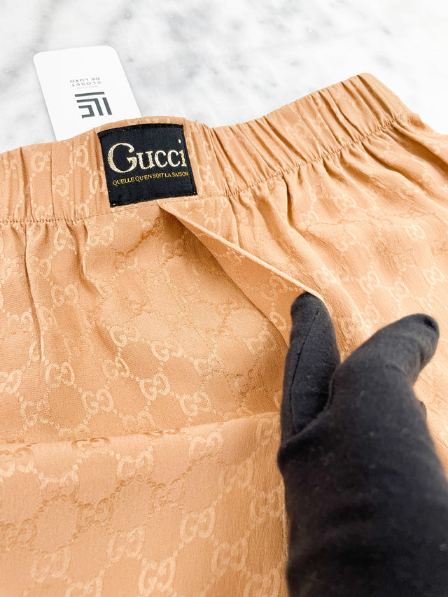 Short Gucci Monograma Tam.P