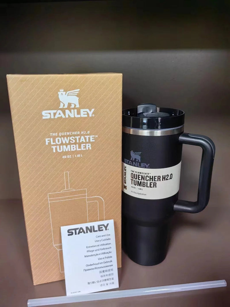 "Copo Stanley Quencher™: Design Premium"