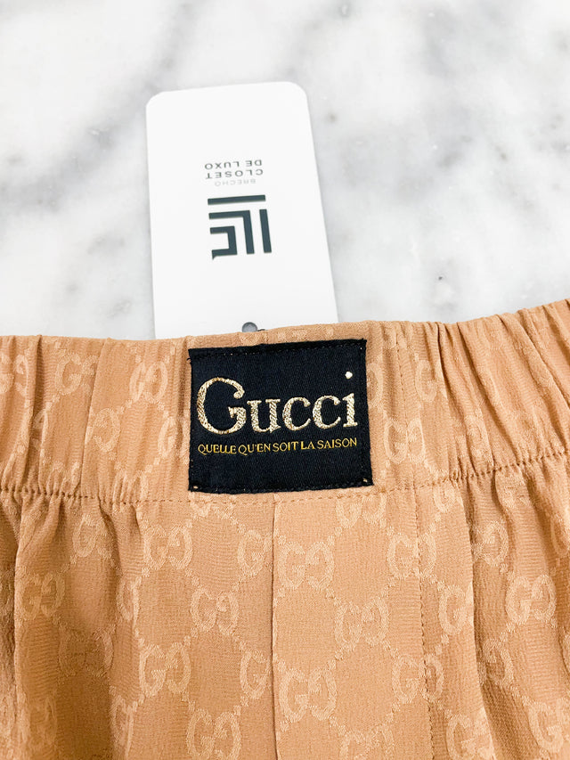 Short Gucci Monograma Tam.P