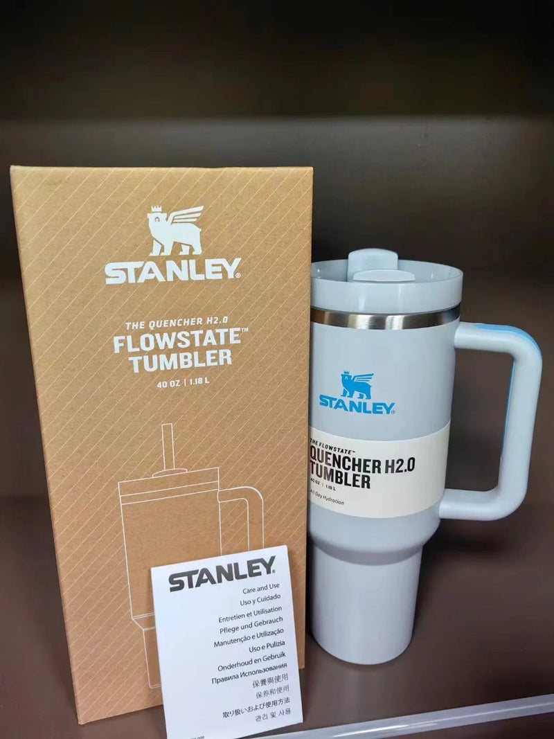 "Copo Stanley Quencher™: Design Premium"