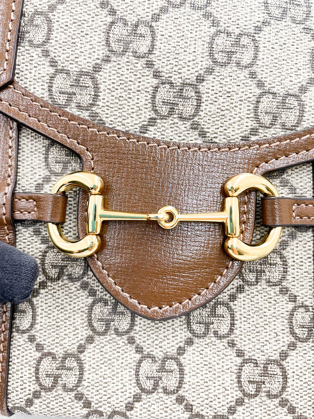 Bolsa Gucci Horsebit 1955 Monograma